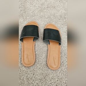 Universal Thread Black Leather Slide Sandals, Size 8
